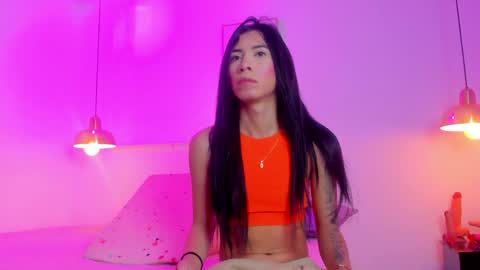 aria_millers1 online show from June 1, 11:22 am