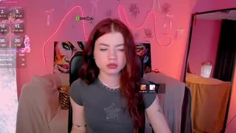 aria_voss_ online show from May 30, 7:12 pm