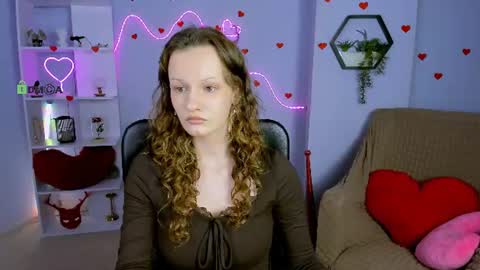 aria_voss_ online show from June 8, 12:28 pm