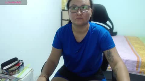 ...Ariana... online show from September 25, 6:04 pm