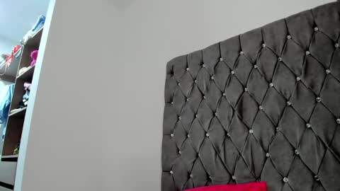 Aria Montgomery online show from January 4, 9:32 am