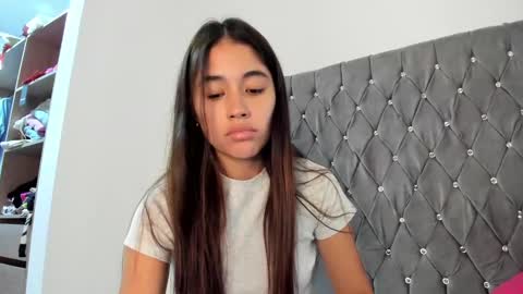 Aria Montgomery online show from January 14, 4:50 pm