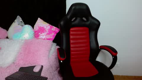 Snapshot of ariana_28 chatting on January 19, 3:21 pm Ariana lvarez online show from January 19, 3:21 pm