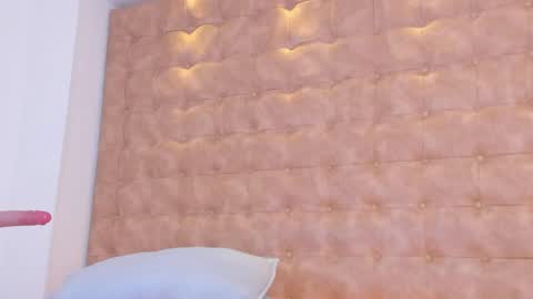  ARIANA MORELLY online show from April 14, 12:08 pm