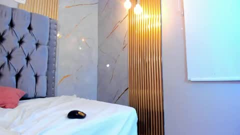 ARIANNA  MILLERS online show from April 21, 1:42 am