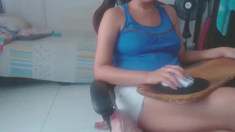 ariannaloovel online show from April 18, 5:26 pm