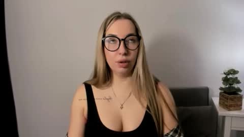 Aria online show from March 21, 8:19 am