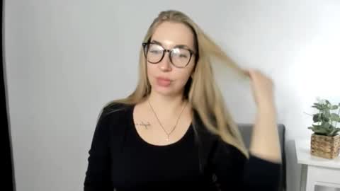 Aria online show from March 2, 12:23 pm