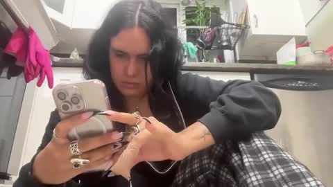 Aria online show from March 4, 4:17 am