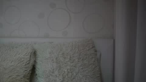  Aria  online show from April 18, 7:58 pm