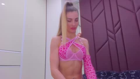 AriellaBlonde online show from February 24, 10:24 pm