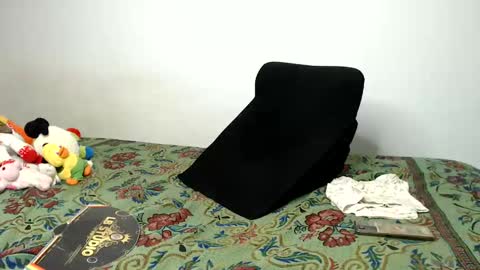 Ariel Starfish online show from December 12, 2:04 am