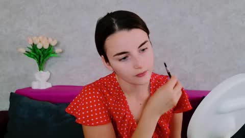 Snapshot of arielstonks_lovee chatting on September 21, 8:29 am arielstonks_lovee online show from September 21, 8:29 am