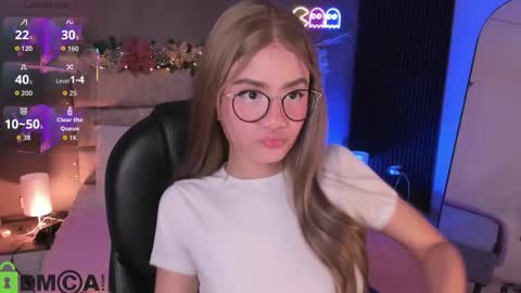 Ari  online show from December 5, 12:32 am