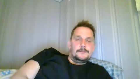 ariparikrigsmann online show from February 15, 8:07 pm