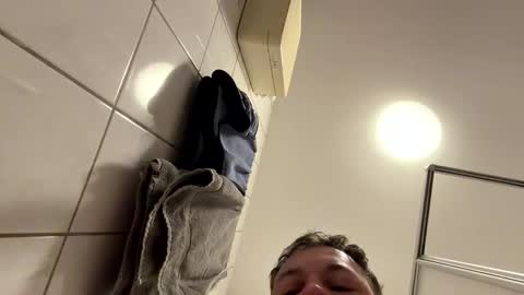 armyskater32 online show from March 27, 6:30 am