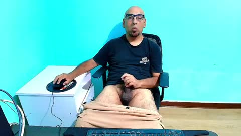 arnelux72 online show from May 11, 5:36 am