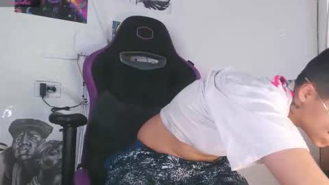 Aron online show from December 12, 3:37 pm