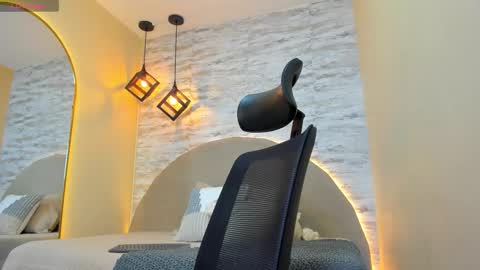 ARON BOLT online show from November 8, 1:30 am