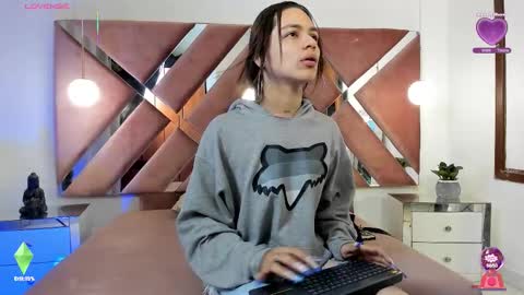 Aron cruz  online show from February 2, 12:45 pm