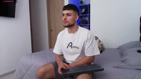 Aron Santoro online show from March 9, 3:05 pm