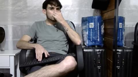 Aron G Franco online show from October 31, 3:40 am