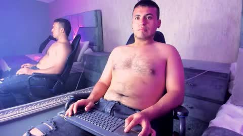 AronOlsen online show from February 20, 8:22 pm