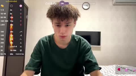 aronrodrigo online show from February 25, 11:37 pm