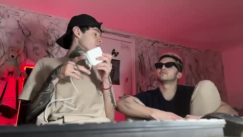   online show from February 6, 7:02 am