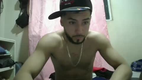 Snapshot of arthur1718 chatting on November 1, 12:33 am arthur1718 online show from November 1, 12:33 am