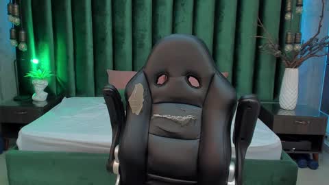 Arthur online show from December 10, 1:22 pm