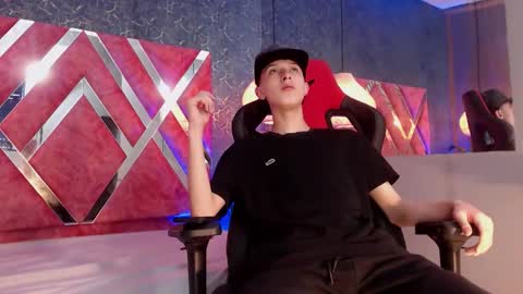 arthurcox_ online show from September 8, 11:26 pm