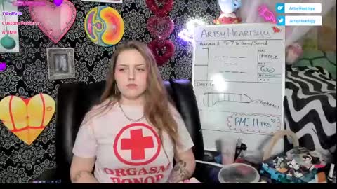 ArtsyHeartsyy online show from February 6, 3:06 am