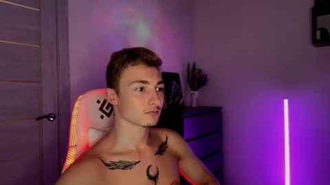 arturr_scott online show from November 10, 7:27 pm