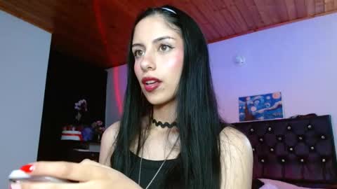   Independent Model online show from February 19, 1:18 am