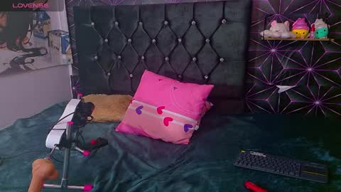 aryahmoon_ks online show from June 5, 5:35 am