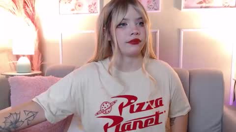 Ary  online show from February 6, 8:11 pm