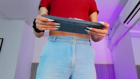 ash_valentine online show from May 4, 7:31 pm