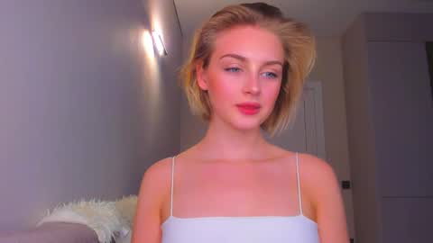 your pretty Ashley online show from March 3, 6:13 pm