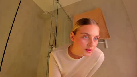 your pretty Ashley online show from June 16, 7:18 pm