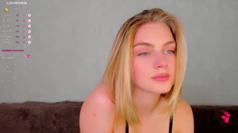 your pretty Ashley online show from October 23, 6:53 pm