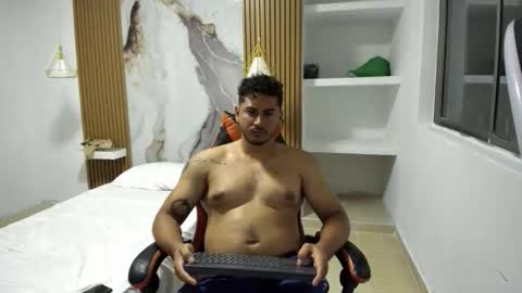 ashlan_king online show from May 1, 4:17 am