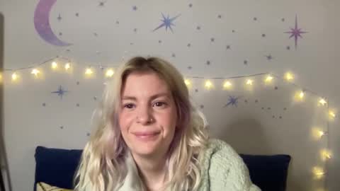 Ashlee online show from February 16, 9:57 pm