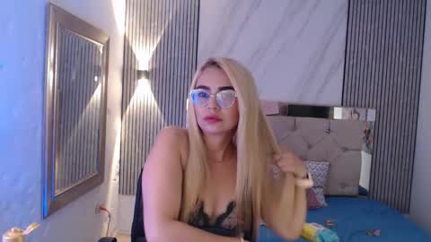 ashley__tylor online show from March 18, 5:46 am