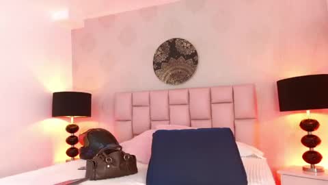 Ashleyy online show from April 18, 12:51 pm