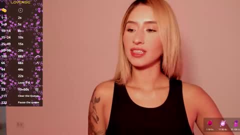 Snapshot of ashleyroys_111 chatting on October 23, 3:46 pm dahiana online show from October 23, 3:46 pm
