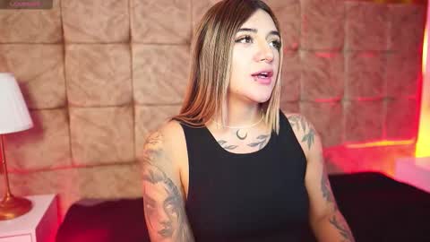 Ashley Lauren online show from February 20, 6:26 am