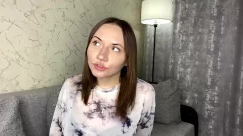 Lily online show from April 14, 4:10 pm