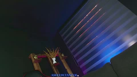 Ashly Betancur  online show from April 2, 9:33 pm