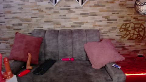 Snapshot of ashlye_hill chatting on February 1, 4:14 am Ashlye online show from February 1, 4:14 am